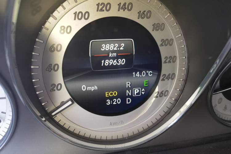 Used Mercedes-Benz GLK-Class 2014 GLK 260 4MATIC Dynamic Model Odometer Close Up