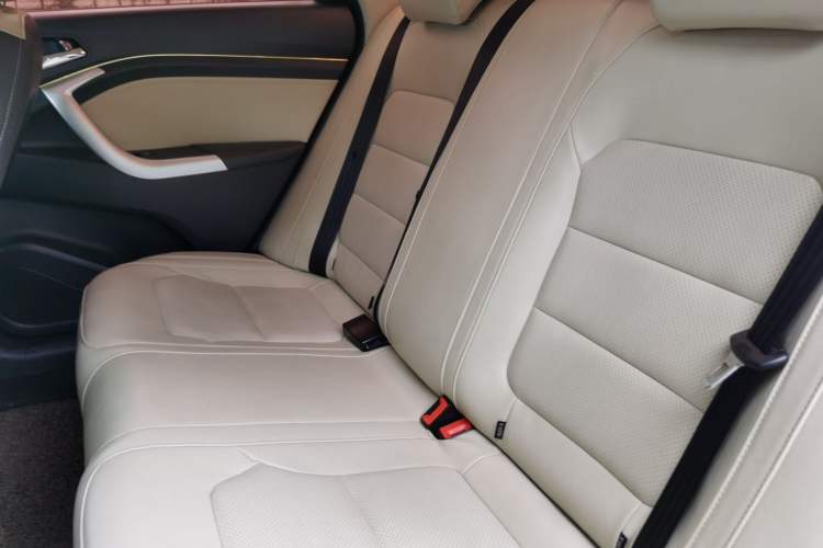 Used CHANGAN Alsvin V7 2015 1.6L Automatic Enjoyment Model China IV Standard
