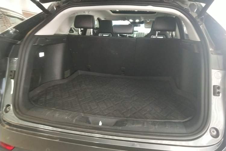 Used CHANGAN UNI-K 2023 2.0T Two-Wheel Drive YueShang Trim