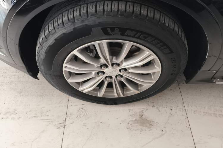 Used Cadillac XT5 2018 25T Luxury Model