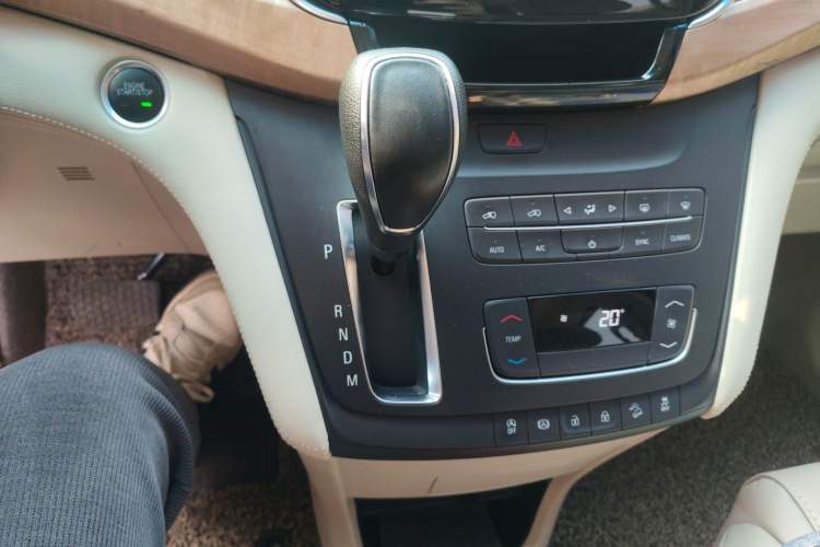 Used Buick GL8 2017 ES 28T Comfort Model China V Standard
