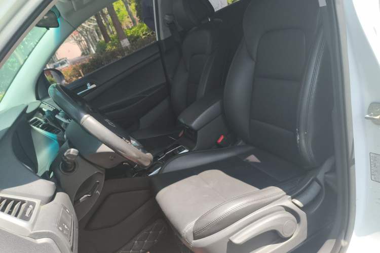 Used Hyundai Tucson 2015 1.6T Dual-Clutch Two-Wheel-Drive Smart Model Left Front Seat