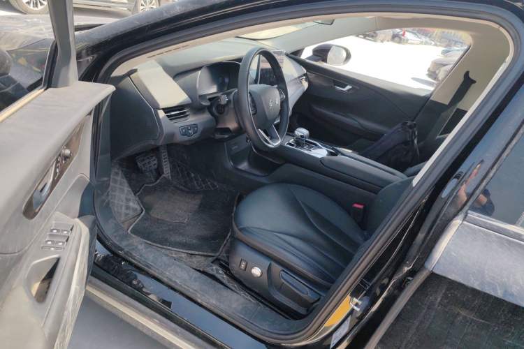 Used Hongqi E-QM5 2021 Charging Version Flagship Edition Left Front Seat