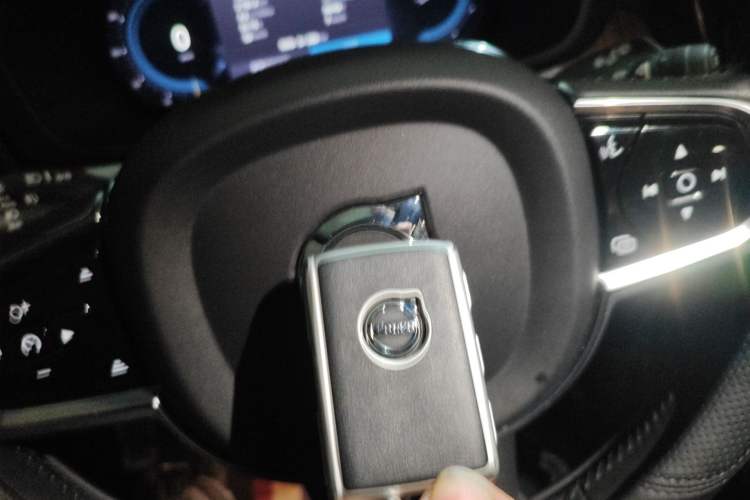 Used Volvo XC60 New Energy 2022 T8 Plug-in Hybrid All-Wheel Drive Smart Luxury Edition Vehicle Key