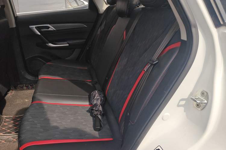 Used BAIC Senova D50 2018 1.5L Manual Luxury Intelligent Driving Version Left Rear Seat