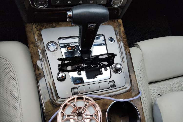 Used Volkswagen Phaeton 2011 3.6L V6 4-Seater Extended-Length Individual Edition