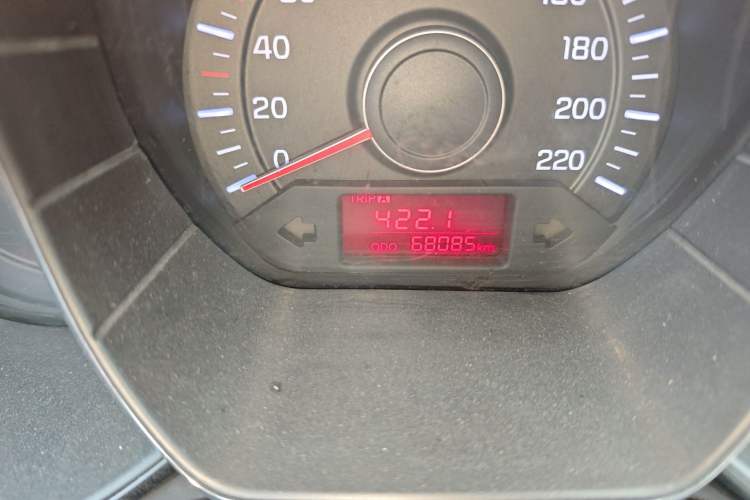 Used Kia K2 2012 Hatchback 1.4L MT Cool Edition Commemorative Model