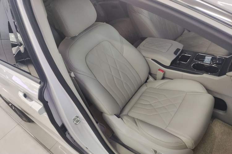 Used Buick GL8 2023 ES Lu Zun Comfort Model