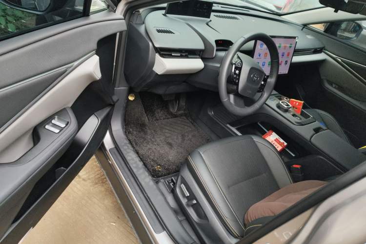 Used Toyota bZ5 2025 Model 550 PRO
