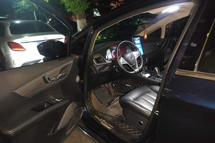 Used BYD Song MAX New Energy 2019 DM 1.5T Smart Connect Advanced 7-Seater China VI Standard
