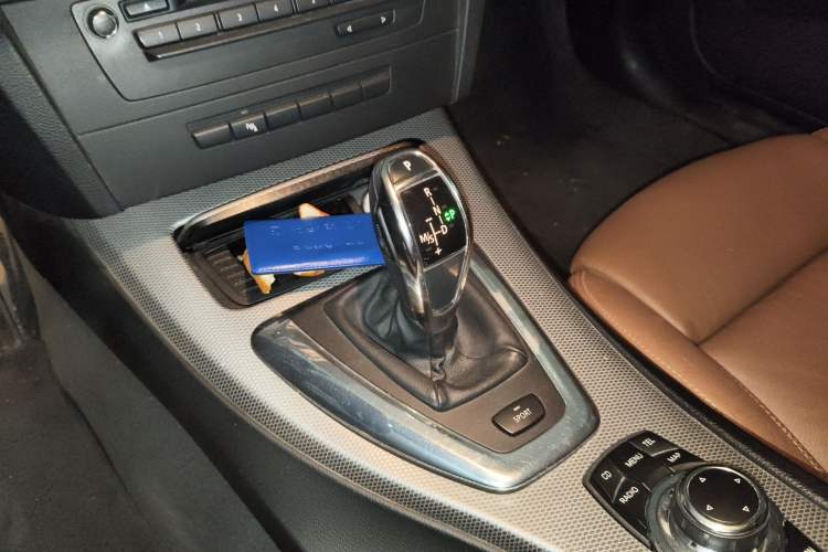 Used BMW 3 Series 2011 335i Convertible Coupe Gear Lever