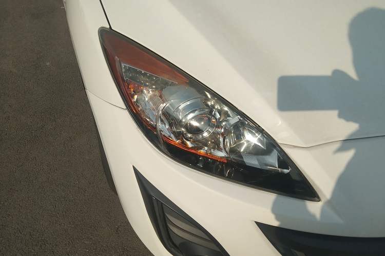 Used Mazda 3 2015 Sedan 1.6L Automatic Elite Model Right Front Headlight