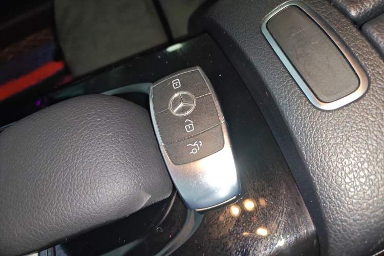 Used Mercedes-Benz A-Class 2022 Revised Version A 200 L Sport Sedan Fashionable Style
