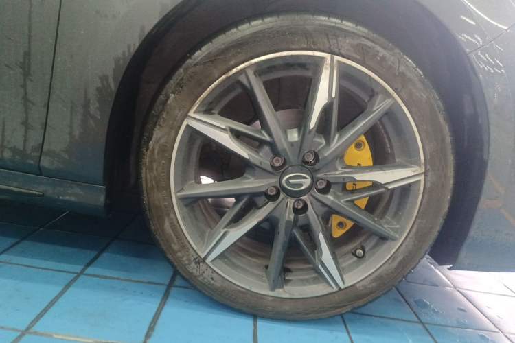 Used GAC Trumpchi EMPOW 2023 270T DCT J15 Version Right Front Wheel Hub