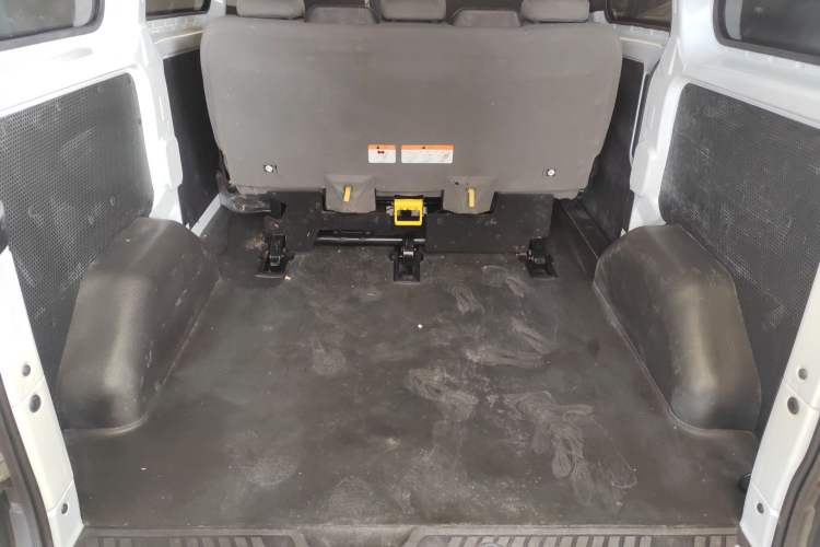 Used Ford Transit 2019 2.0T Diesel Multi-Purpose Commercial Vehicle Short Wheelbase Low Roof 6-Seater China VI Standard