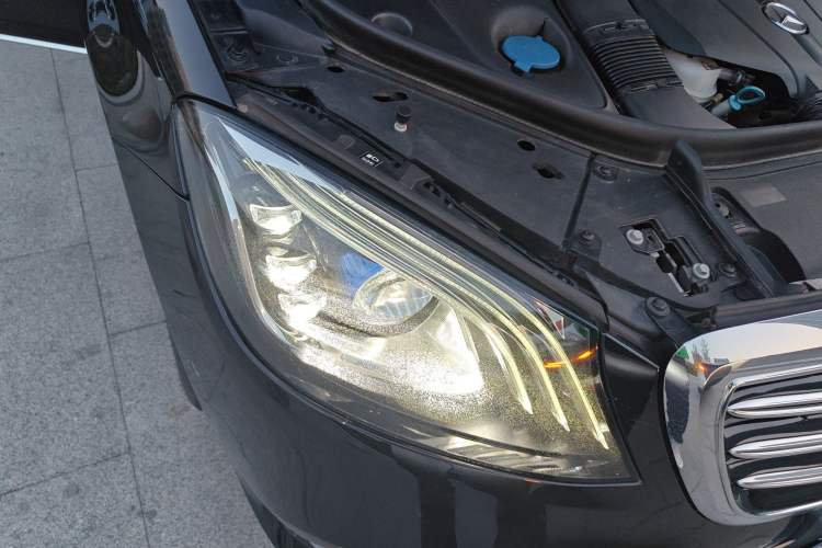 Used Mercedes-Benz S-Class 2018 S 320 L
