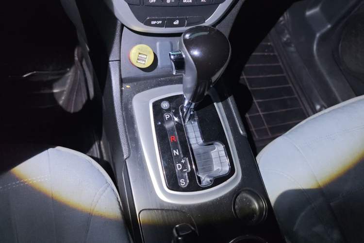 Used GAC Trumpchi GS5 2014 1.8T Automatic Two-Wheel Drive Supreme Edition Gear Lever