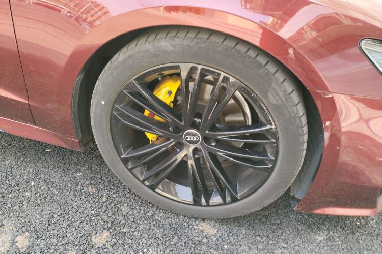 Used Audi A7 2022 45 TFSI Prestige Edition Right Front Wheel Hub