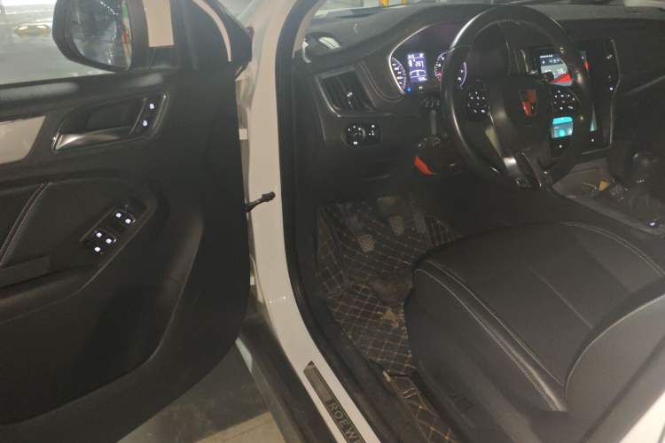 Used Roewe RX5 2018 20T Two-Wheel Drive Manual Internet Elite Edition