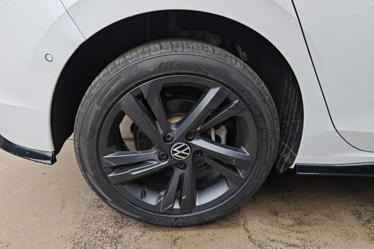 Used Volkswagen Golf 2023 Facelift 280TSI DSG R-Line Lite
