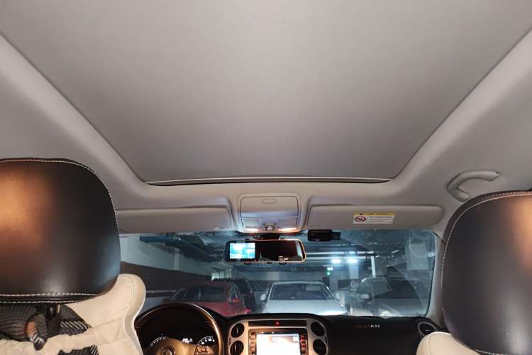 Used Volkswagen Tiguan 2016 280TSI Automatic Two-Wheel Drive Silk Road Comfort Edition Headliner