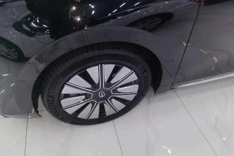 Used GAC Trumpchi E8 New Energy 2024 150km Longteng Glorious+ Left Front Wheel Hub