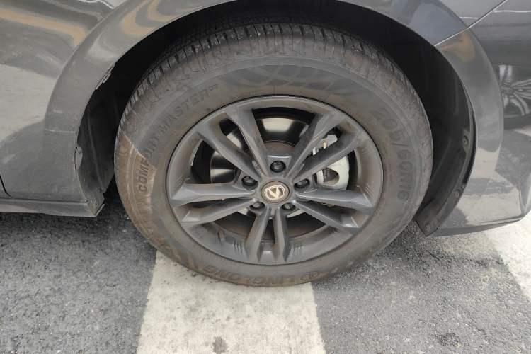 Used CHANGAN Eado DD 2023 Blue Whale NE 1.5T GDI DCT Luxury Edition Right Front Wheel Hub