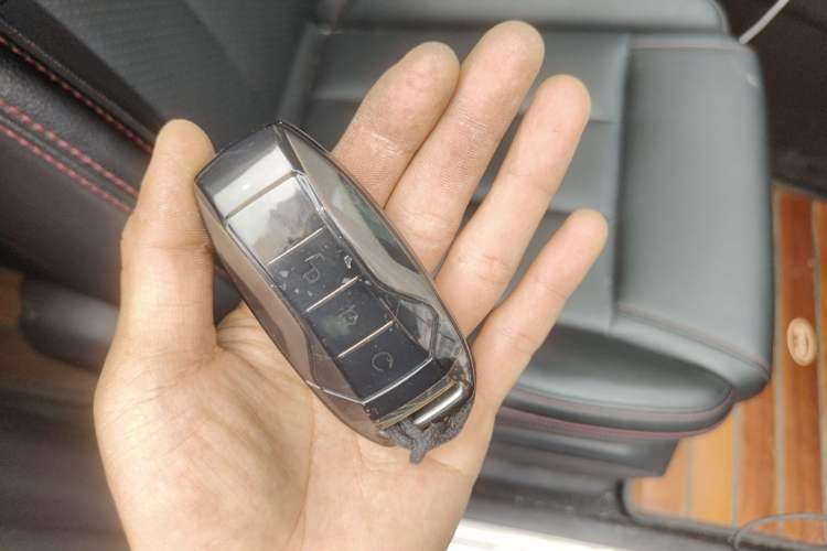 Used BYD Tang New Energy 2018 DM 2.0T All-Wheel Drive Smart Connect Advanced Model 7 Seats China V Emission Standard