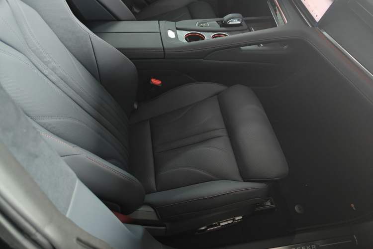 Used Zeekr 001 2026 Model 103° Rear-Drive Max Version Right Front Seat