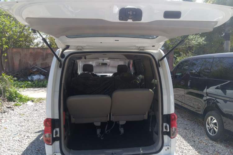 Used Nissan NV200 2018 1.6L CVT Luxury Model Trunk