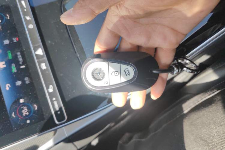 Used Mercedes-Benz C-Class 2025 Facelift C 260 L Sport Edition Vehicle Key