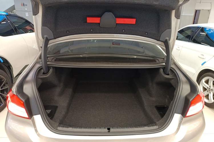 Used BMW 5 Series 2019 Facelifted 525Li Luxury Package
