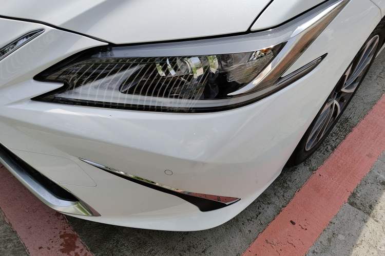 Used Lexus ES 2024 200 Premium Edition
