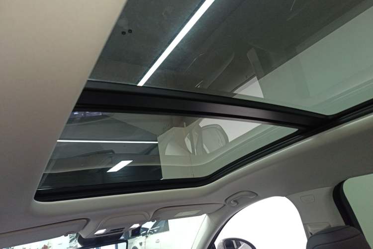 Used Buick Envision 2025 Encore Plus 28T Two-Wheel-Drive Platinum Edition