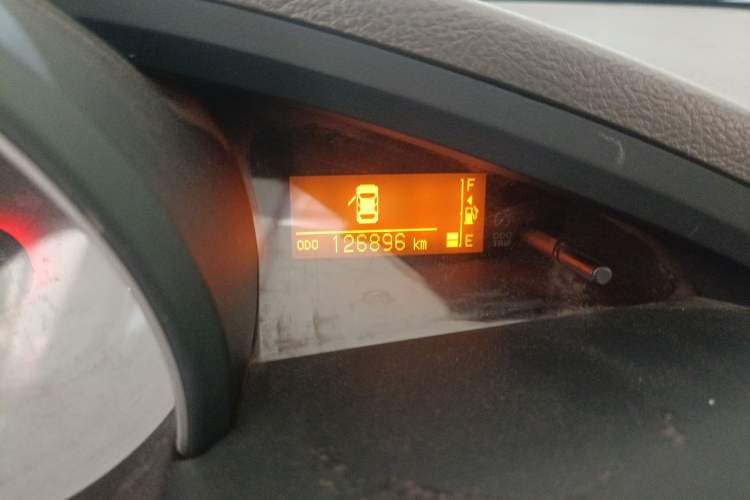 Used Toyota Verso 2015 180E CVT Crossover Edition Odometer Close Up