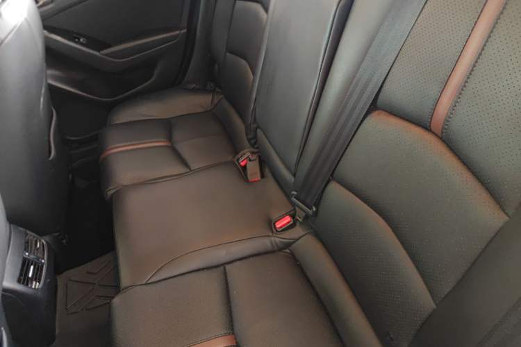 Used Mazda 3 Axela 2017 Sedan 1.5L Automatic Luxury Model Emission Standard China V Left Rear Seat