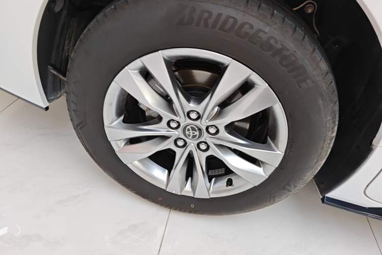 Used Toyota SIENNA 2024 2.5L Hybrid Four-Wheel Drive Prestige Edition Exterior 5