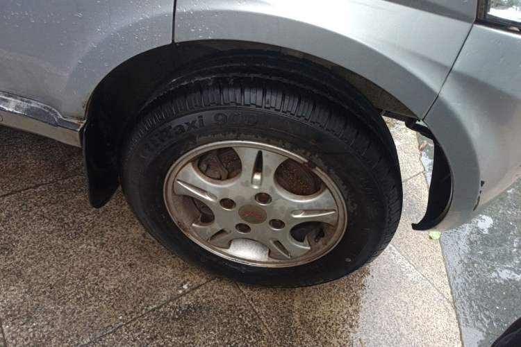 Used Wuling Rongguang 2011 1.2L Comfort Model Right Front Wheel Hub