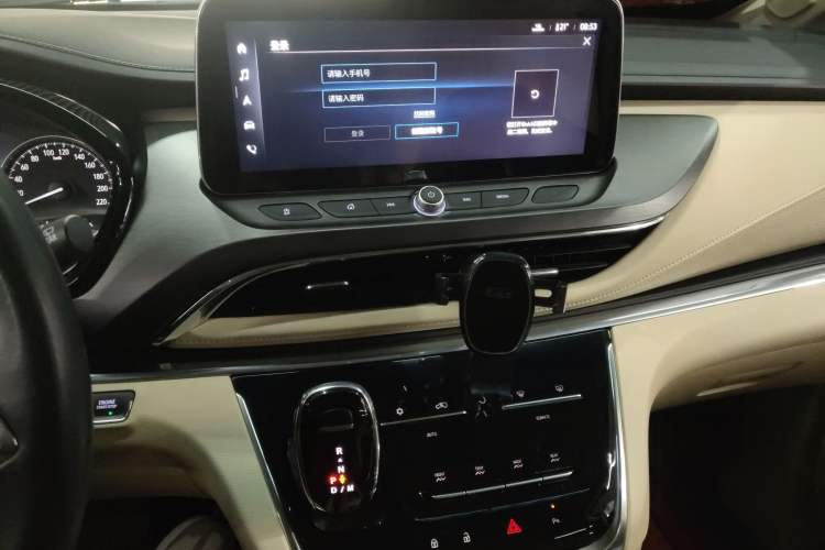 Used Buick GL8 2023 Facelifted Land Cruiser Executive Luxury Version Audio And AC Panel