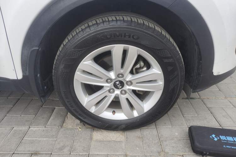 Used Kia KX5 2016 2.0L Automatic 2WD GLS Right Front Wheel Hub