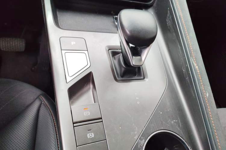 Used Roewe D5X DMH 2024 135 Tech Edition
