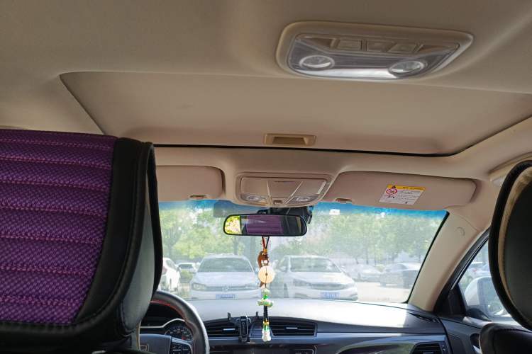 Used Geely Auto Emgrand 2017 Hatchback RS Million Edition 1.5L Manual Upward Version
