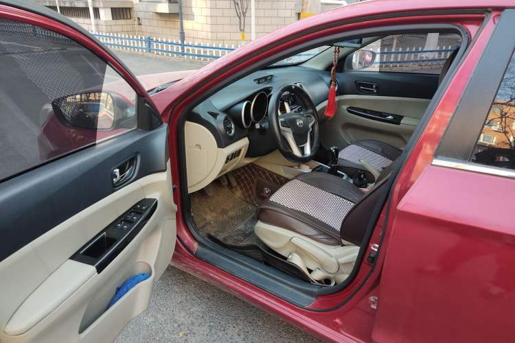 Used Changan Eado 2014 1.6L Manual Luxury Model
