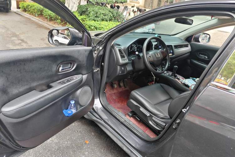 Used Honda Vezel 2015 1.5L manual two-wheel drive Comfort trim level Driver Seat