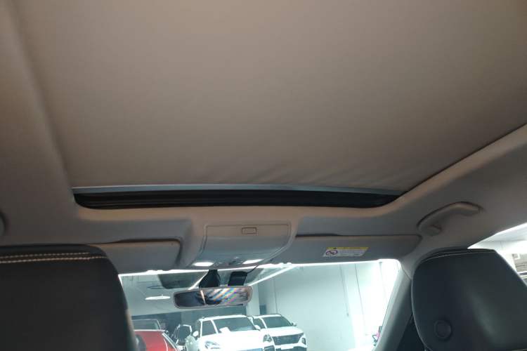 Used Skoda Kodiaq 2017 TSI330 7-Seater Two-Wheel-Drive Luxury Edition Headliner