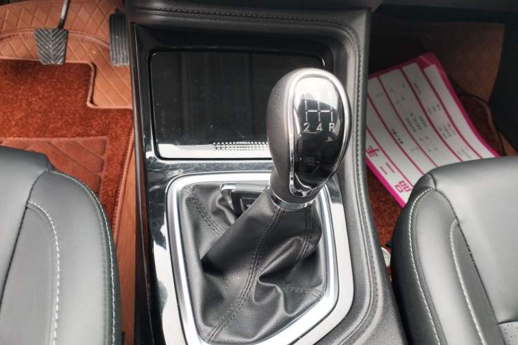 Used CHANGAN CS35PLUS 2021 Honor Million Edition 1.6L Manual Luxury Model Gear Lever