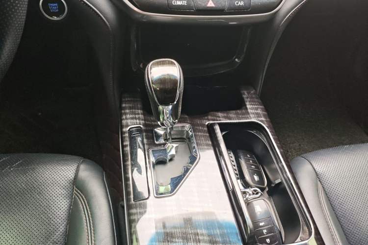 Used Toyota Crown 2015 2.5L Smart Edition Gear Lever