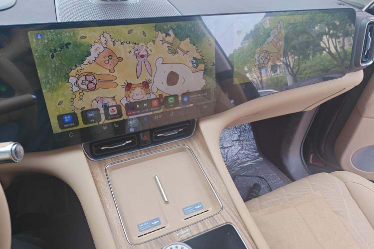 Used Hima AITO M8 2025 Extended-Range Max+ Version 53.4 kWh 6-Seater Edition Audio And AC Panel