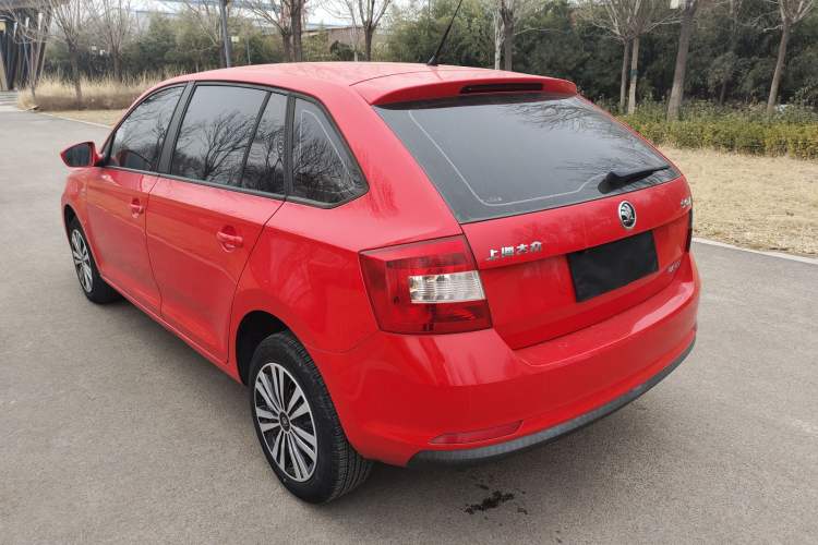 Used Skoda Rapid Spaceback 2014 1.6L Manual Enjoyment Edition