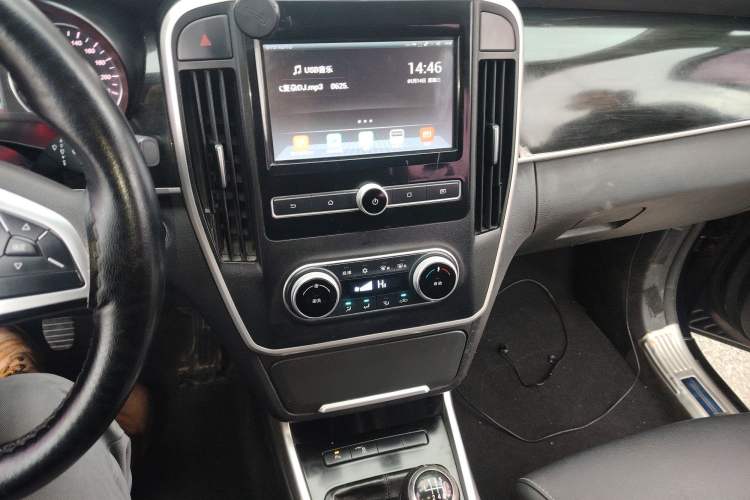 Used BYD Song MAX 2018 1.5T Manual Smart Connect Luxury 6-Seater
